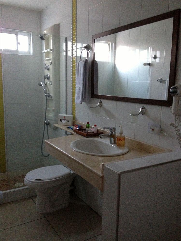 Basic Hotel Centenario By Hoteles Ms Cali Εξωτερικό φωτογραφία